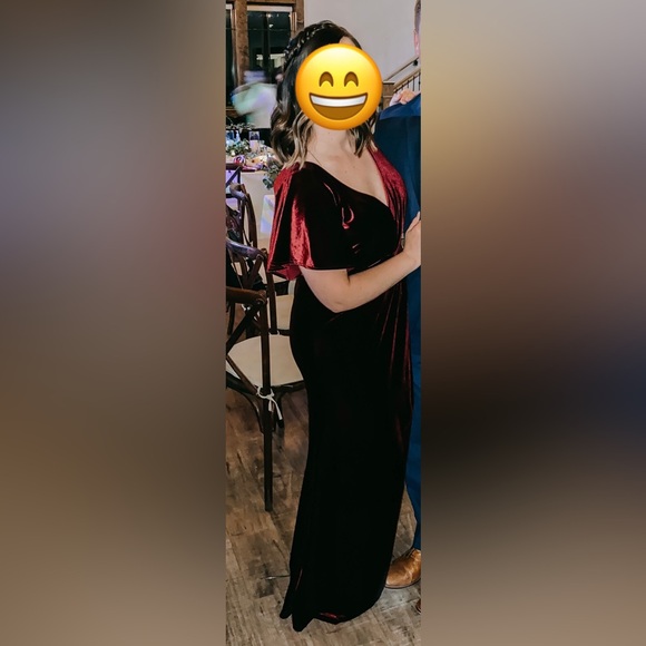 Burgundy velvet Gwen bridesmaid dress from Revelry. Size 14. - Picture 3 of 3